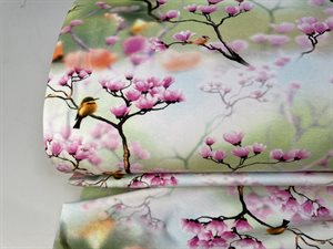 Bomuldsjersey - fotoprintet fugle og grene i sarte farver